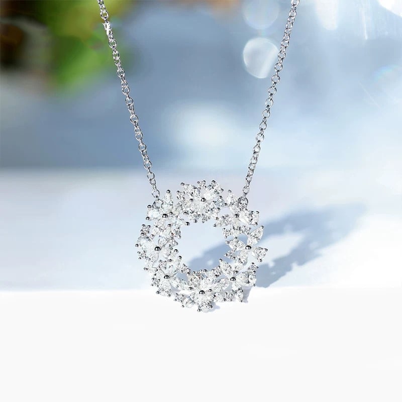 14k Gold 1.3 Ct Natural H Diamond Necklace: Ref:230995048 // gold content:14k gold // main gemstone:diamond // shape:multiply // carat weight:1. 3ct // clarity grade:vs-si // color:h // treatment:natural // Condition: New Low Estimate: 6400.00