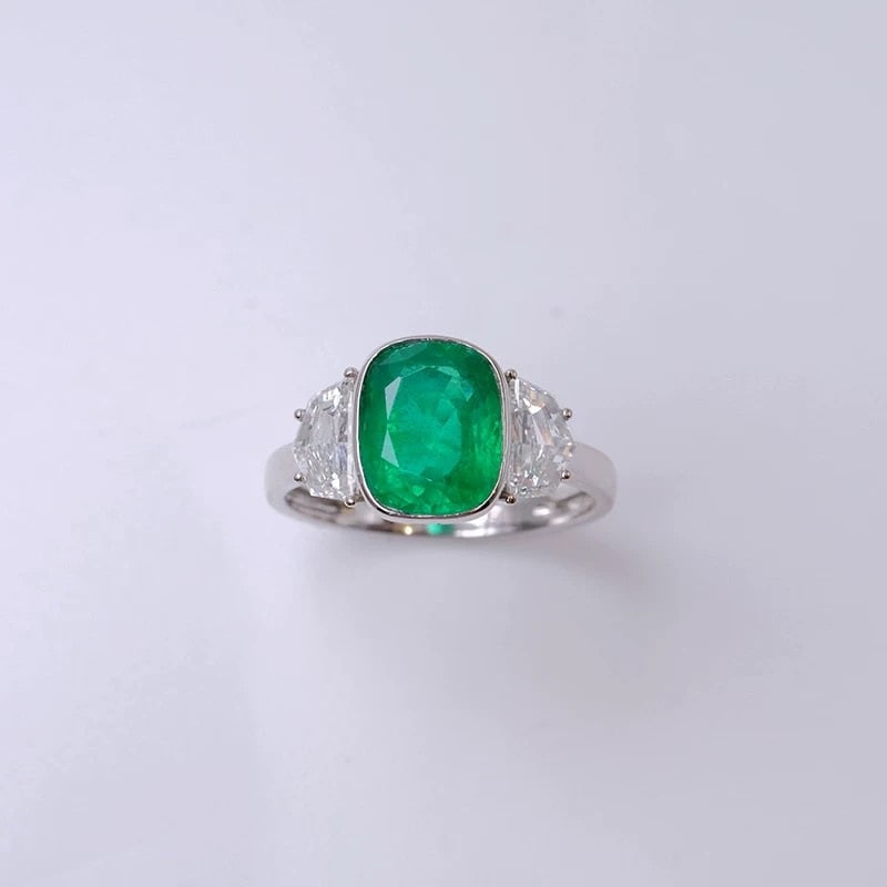 14k Gold 2.38 Ct Natural Emerald Ring: Ref:230995050 // gold content:14k gold // ring size:7. 25us // // main gemstone:emerald // shape:cushion // carat weight:2. 38ct // color:green // treatment:natural // Condition: New Low Estimate: