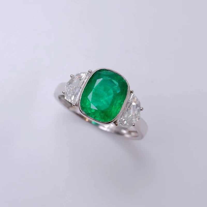 14k Gold 2.38 Ct Natural Emerald Ring - 2