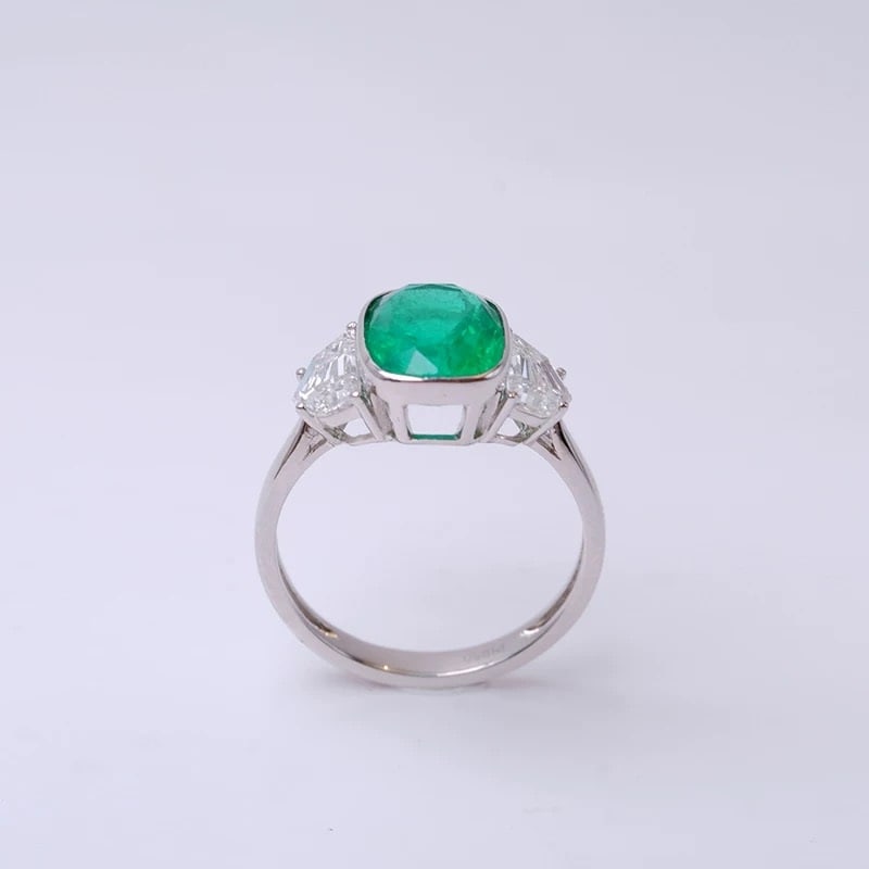 14k Gold 2.38 Ct Natural Emerald Ring - 4