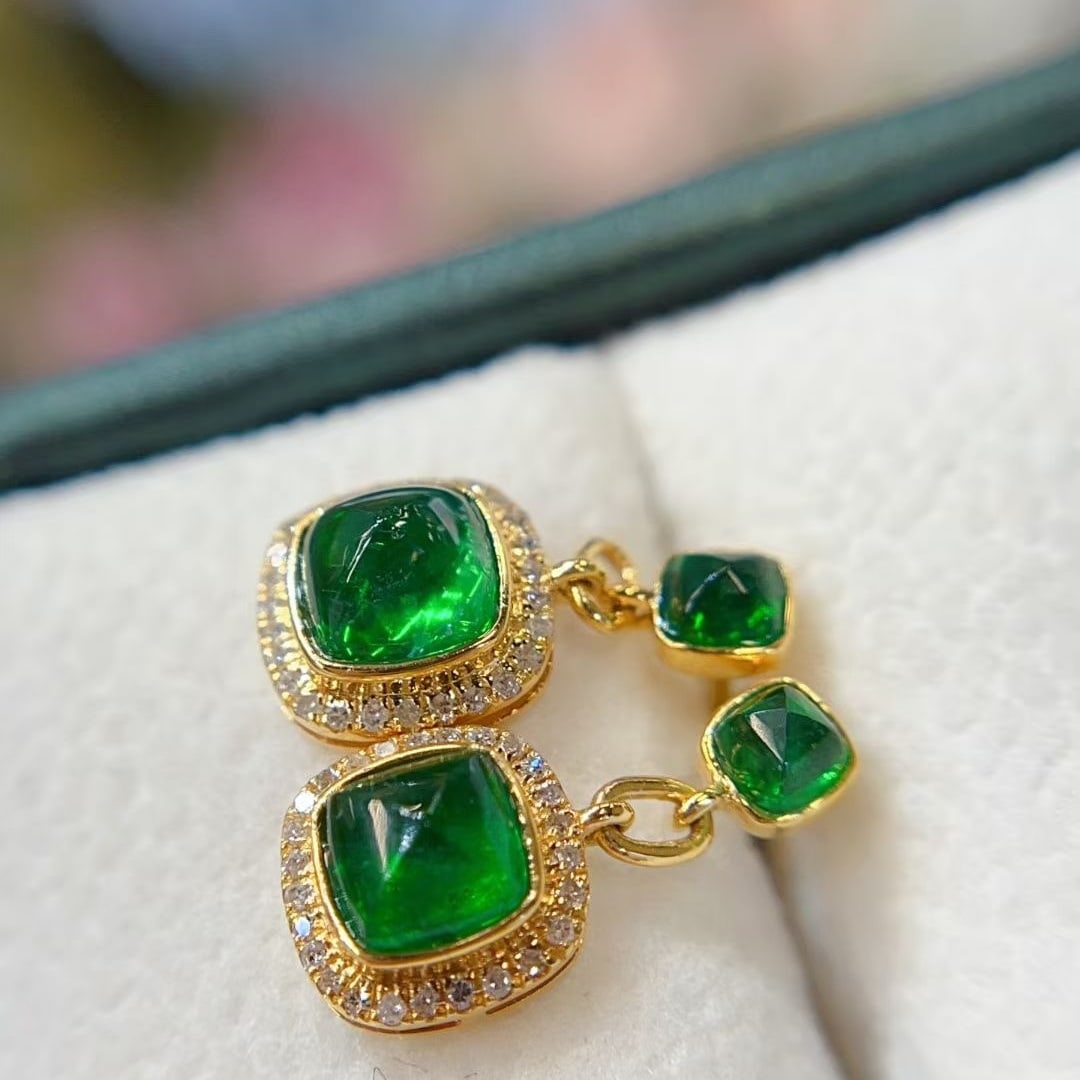 14k Gold 1.6 Ct Natural Emerald & Diamond Earrings - 4