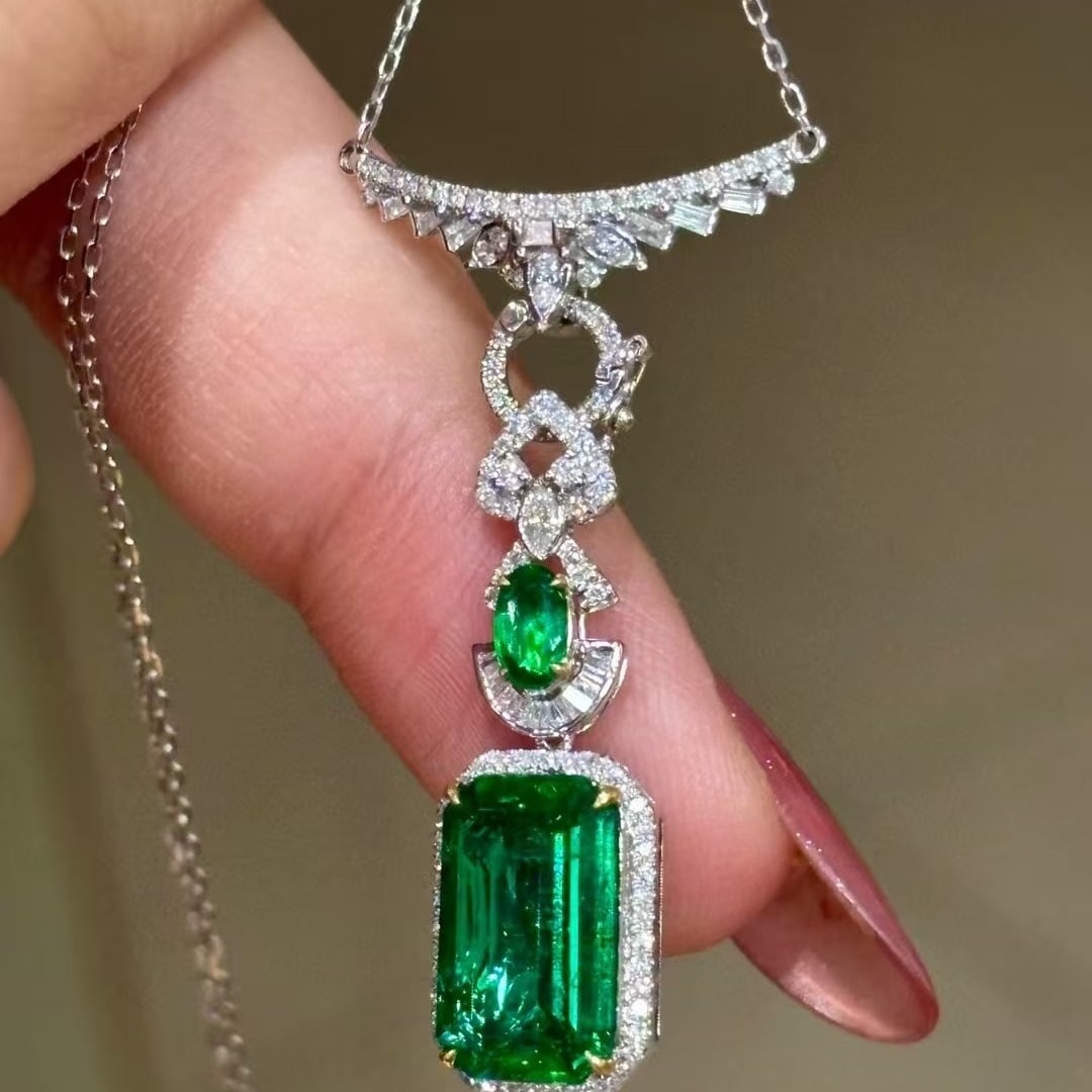 14k Gold 3.5 Ct Natural Emerald & Diamond Necklace - 4
