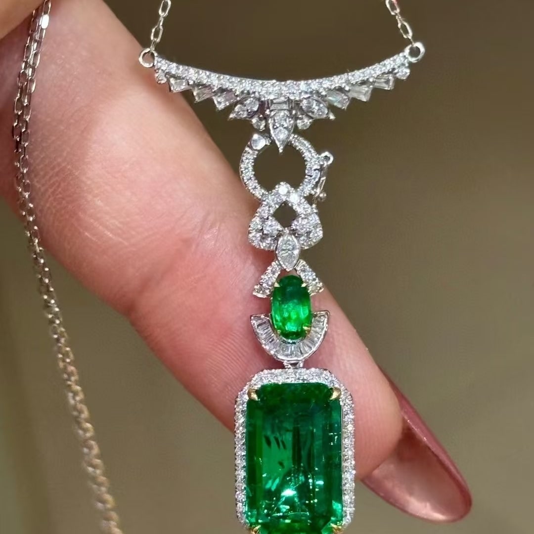 14k Gold 3.5 Ct Natural Emerald & Diamond Necklace - 5