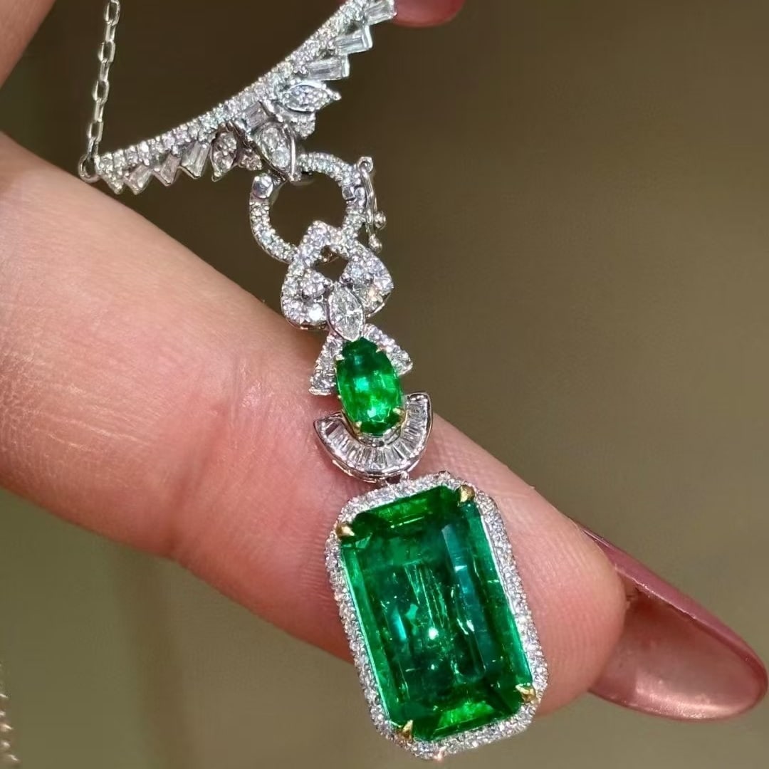 14k Gold 3.5 Ct Natural Emerald & Diamond Necklace - 7