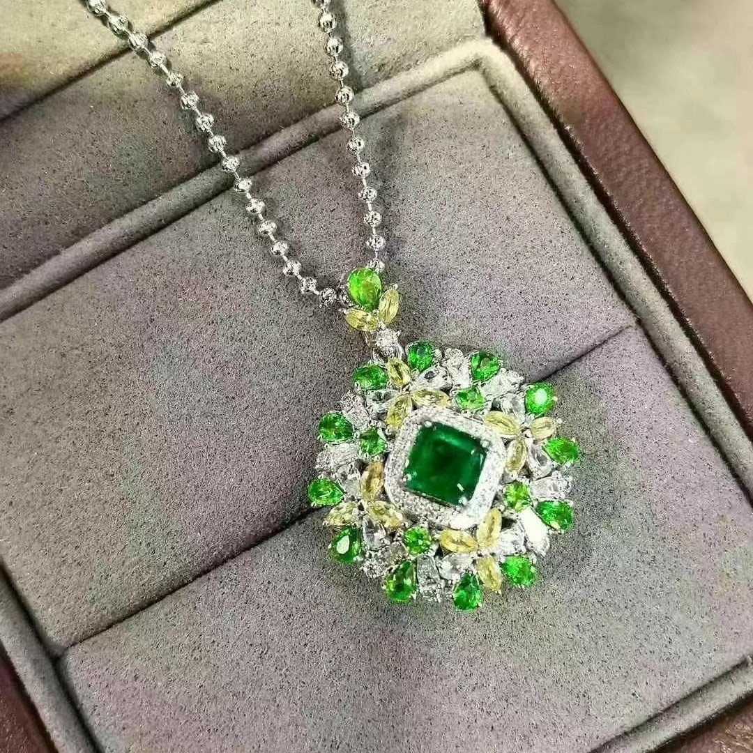 14k Gold 1.27 Ctw Natural Emerald & Diamond Pendant( Without Chain ) - 2