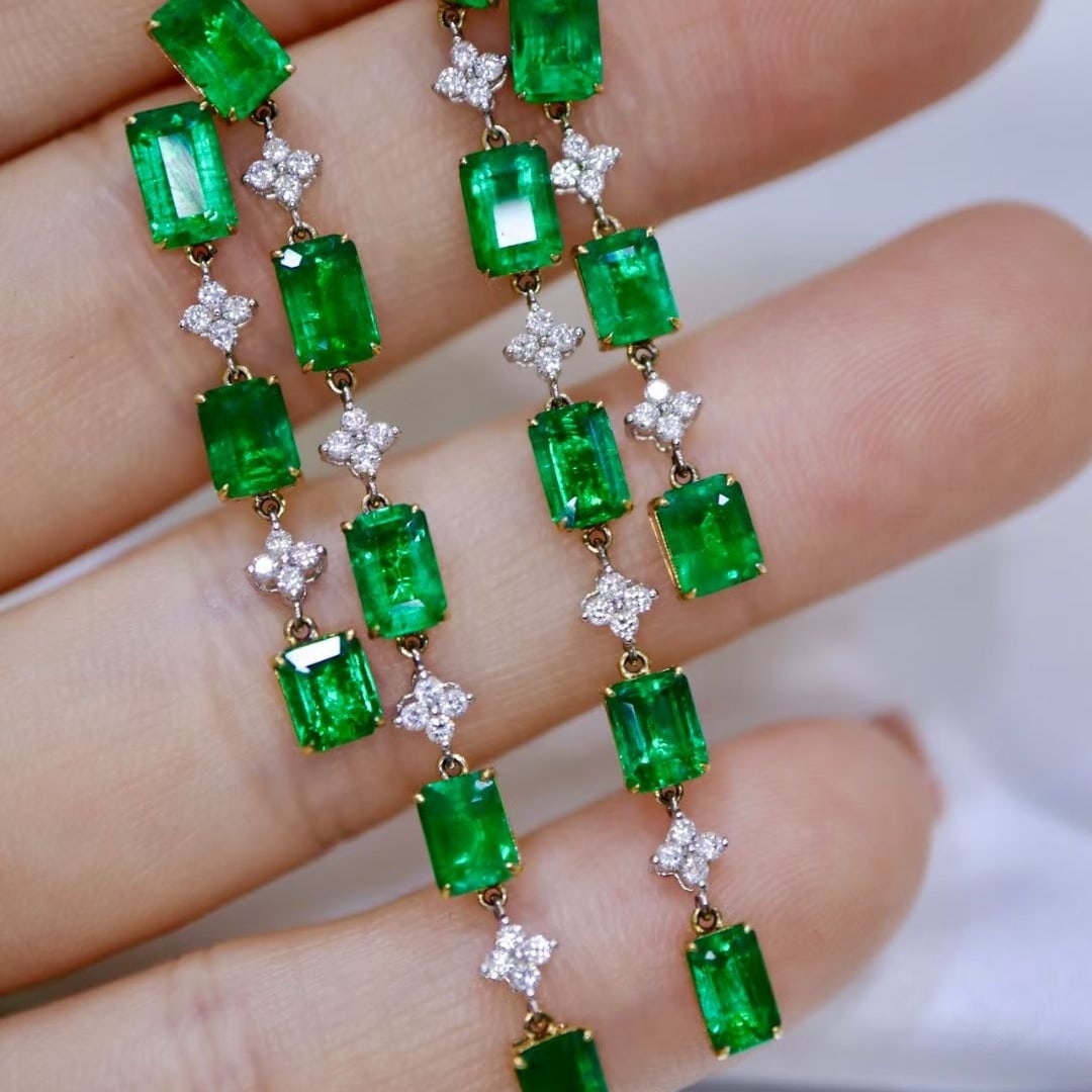 14k Gold 8.16 Ctw Natural Emerald & Diamond Earrings - 3