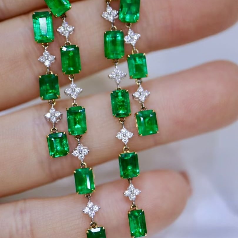 14k Gold 8.16 Ctw Natural Emerald & Diamond Earrings - 5