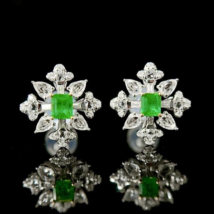 14k Gold 0.62 Ctw Natural Emerald & Diamond Earrings: Ref:230995091 // gold content:14k gold // main gemstone:emerald // shape:octagonal // carat weight:0. 48ct // color:green // treatment:natural // // adjacent gemstone 2 : diamond // shape:multiply // 