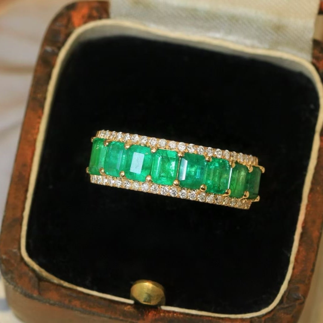 14k Gold 2.04 Ctw Natural Emerald & Diamond Ring: Ref:230995096 // gold content:14k gold // ring size:7. 25us // // main gemstone:emerald // shape:octagonal // carat weight:1. 83ct // color:green // treatment:natural // // adjacent gemstone 2 : diamo