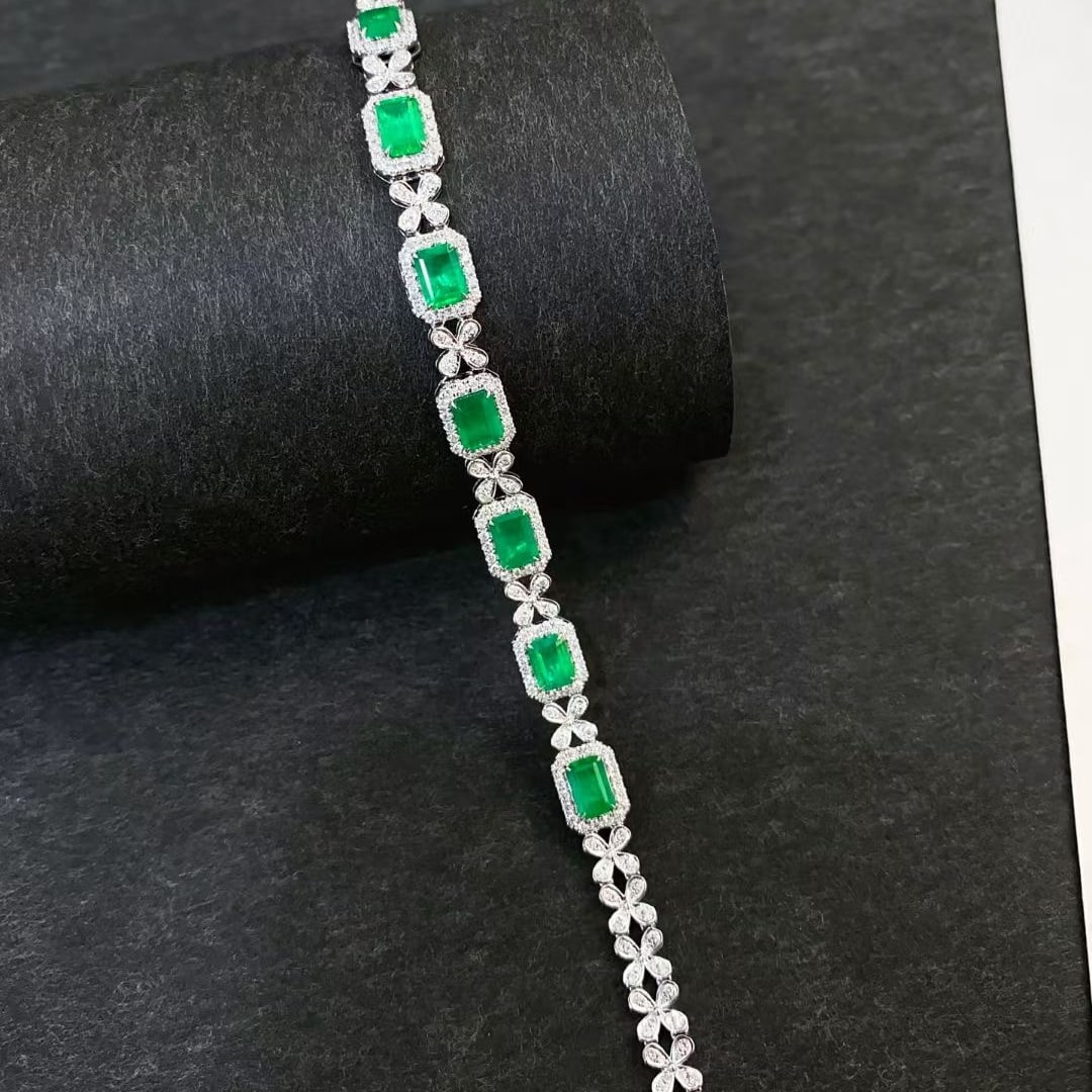 14k Gold 5.03 Ctw Natural Emerald & Diamond Bracelet - 2