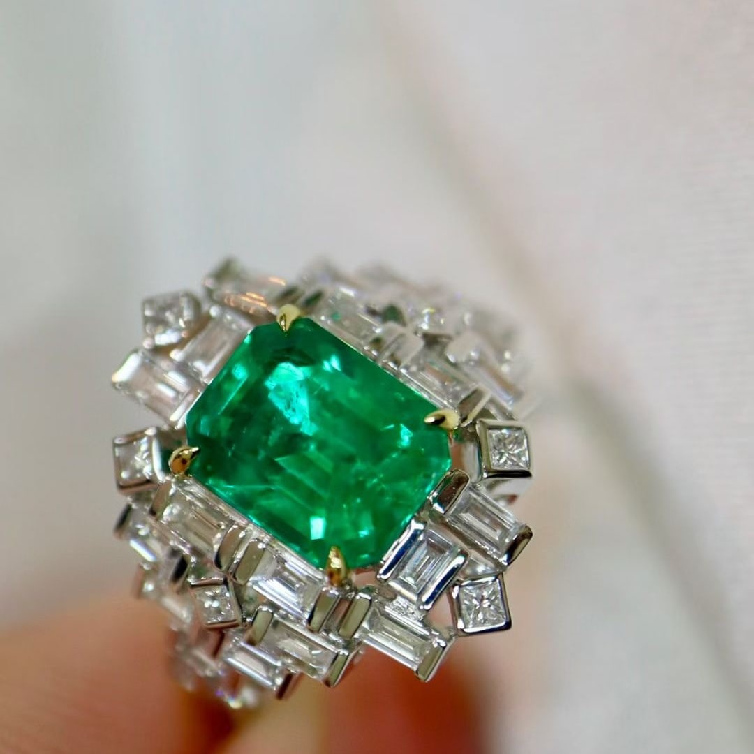 14k Gold 3.35 Ctw Natural Emerald & Diamond Ring - 2