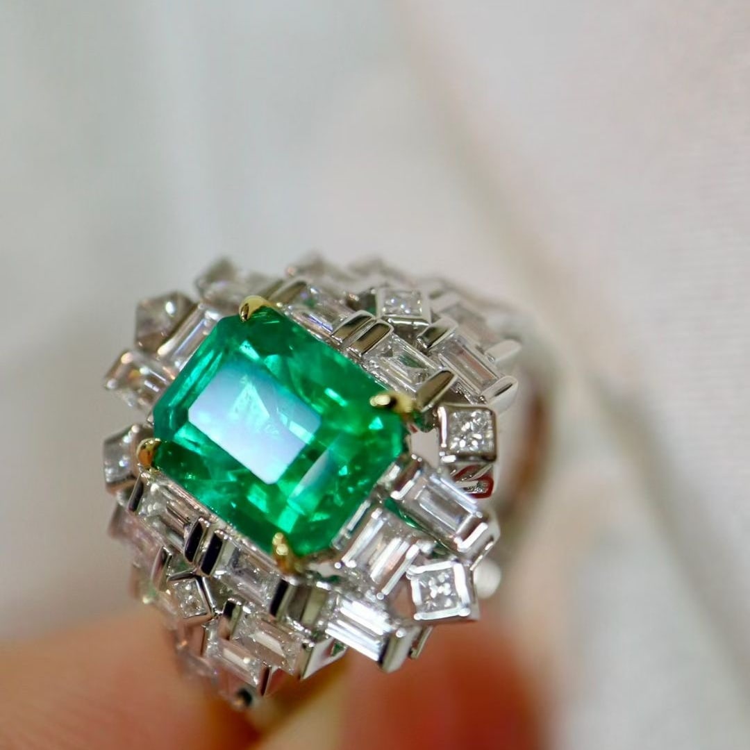14k Gold 3.35 Ctw Natural Emerald & Diamond Ring - 4