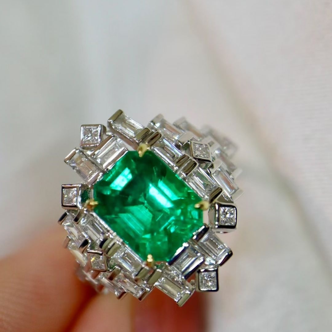 14k Gold 3.35 Ctw Natural Emerald & Diamond Ring - 6