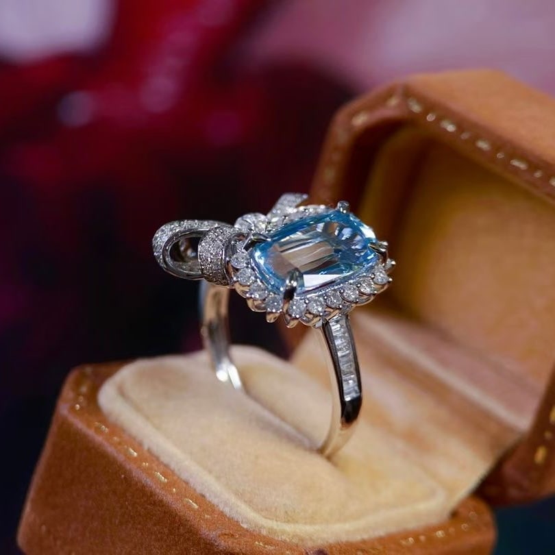 14k Gold 2.75 Ctw Natural Aquamarine & Diamond Ring - 4