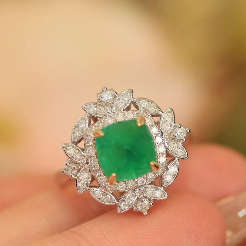 14k Gold 2.89 Ctw Natural Emerald & Diamond Ring/pendant( Without Chain ): Ref:230995116 // gold content:14k gold // ring size:7. 25us // // main gemstone:emerald // shape:suger-loaf // carat weight:2. 43ct // color:green // treatment:natural // // adjacent gemstone 2 : diam