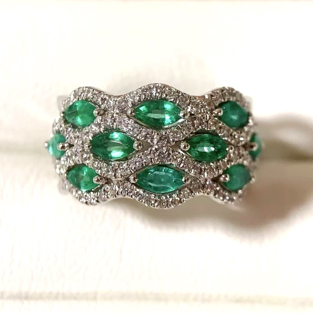 14k Gold 1.86 Ctw Natural Emerald & Diamond Ring: Ref:230995118 // gold content:14k gold // ring size:7. 25us // // main gemstone:emerald // shape:marquise // carat weight:1. 24ct // color:green // treatment:natural // // adjacent gemstone 2 : diamon