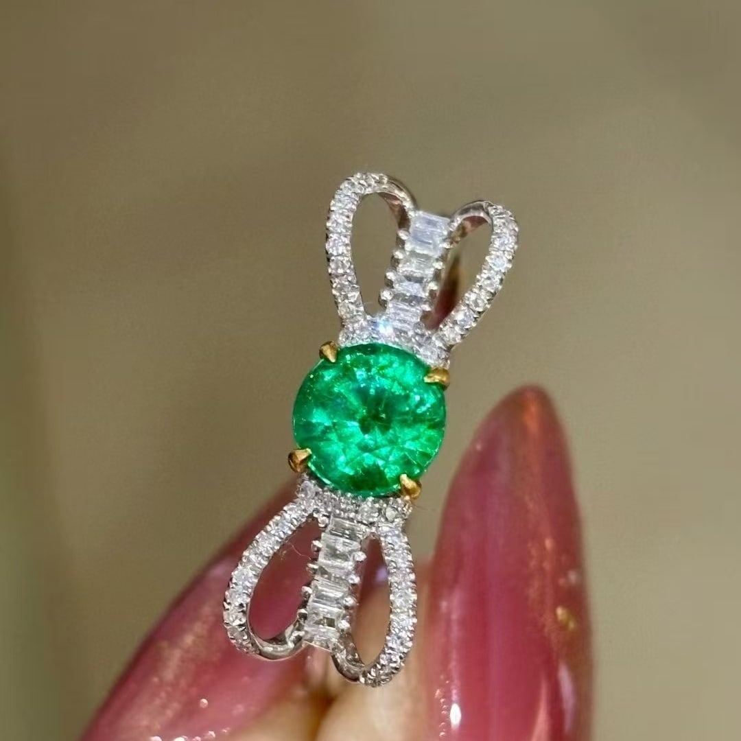 14k Gold 0.7 Ct Natural Emerald & Diamond Ring - 2