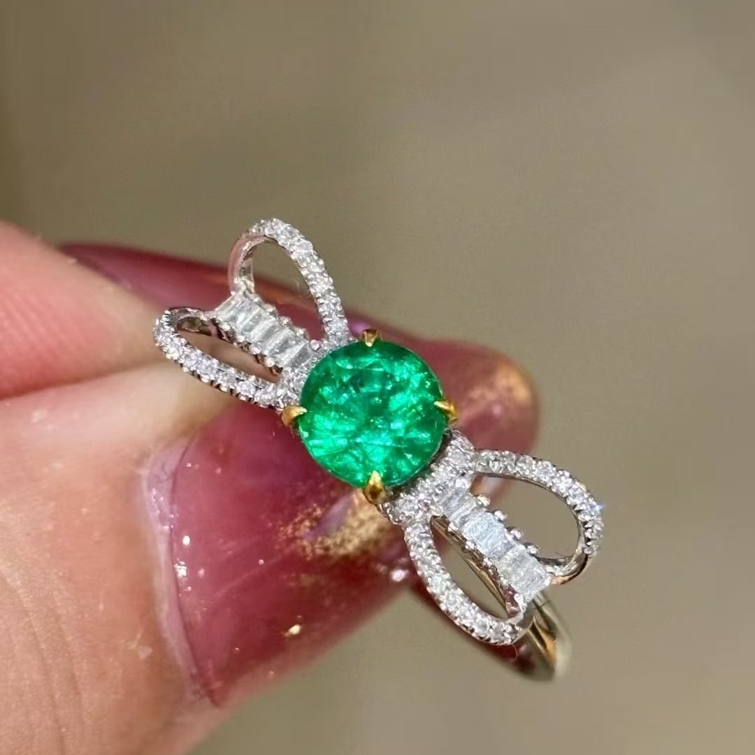 14k Gold 0.7 Ct Natural Emerald & Diamond Ring - 3