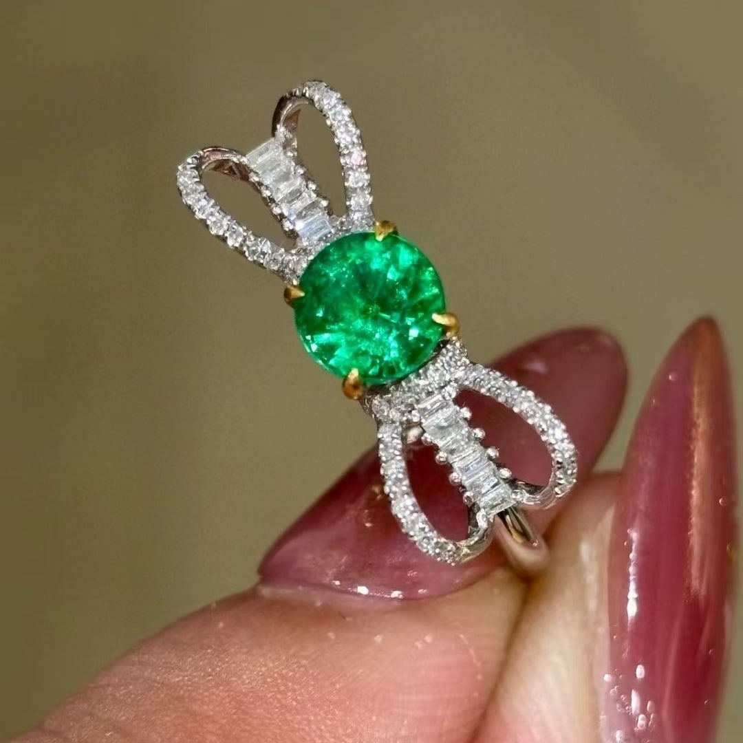 14k Gold 0.7 Ct Natural Emerald & Diamond Ring - 6