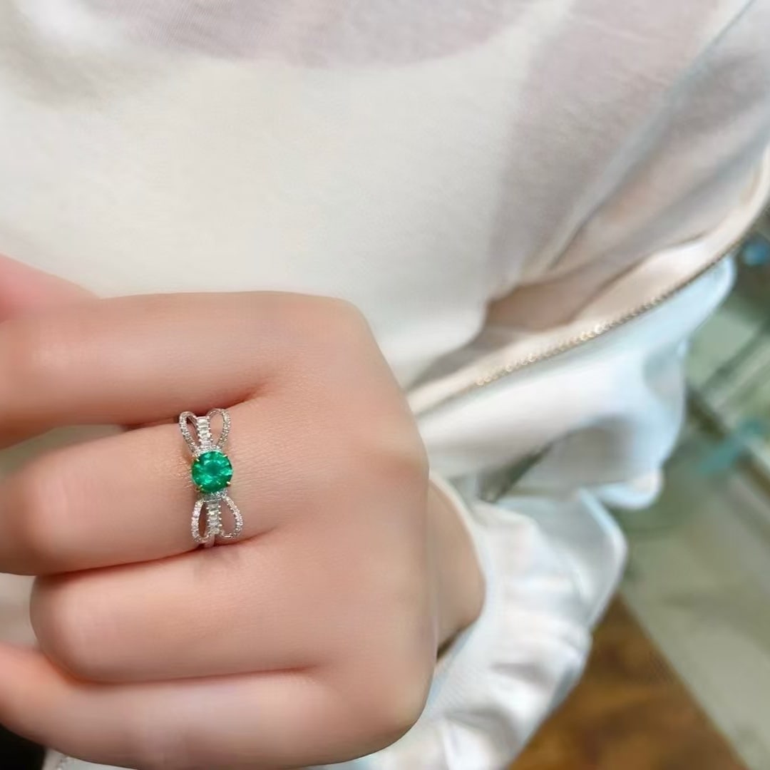 14k Gold 0.7 Ct Natural Emerald & Diamond Ring - 8