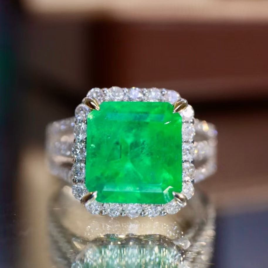 14k Gold 4.58 Ctw Natural Emerald & Diamond Ring: Ref:230995136 // gold content:14k gold // ring size:7. 25us // // main gemstone:emerald // shape:octagonal // carat weight:3. 85ct // color:green // treatment:natural // // adjacent gemstone 2 : diamo