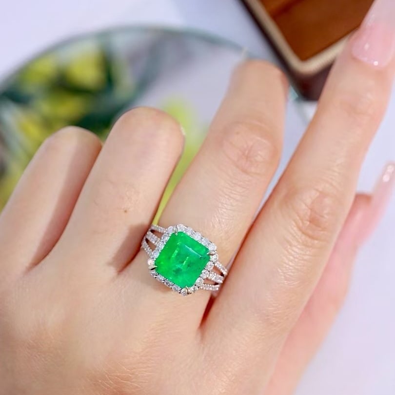 14k Gold 4.58 Ctw Natural Emerald & Diamond Ring - 8