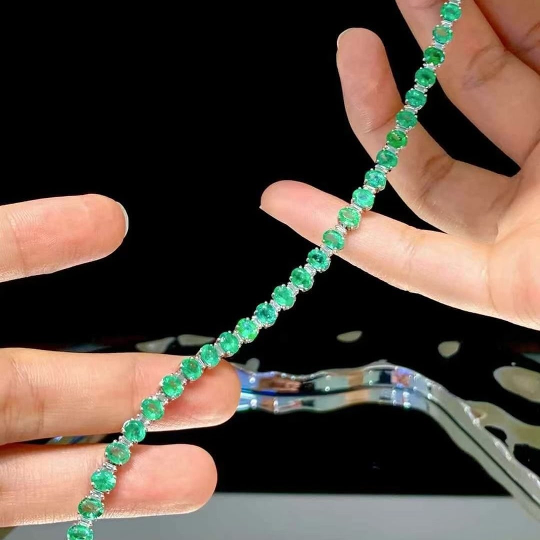 14k Gold 9.15 Ctw Natural Emerald & Diamond Bracelet - 3