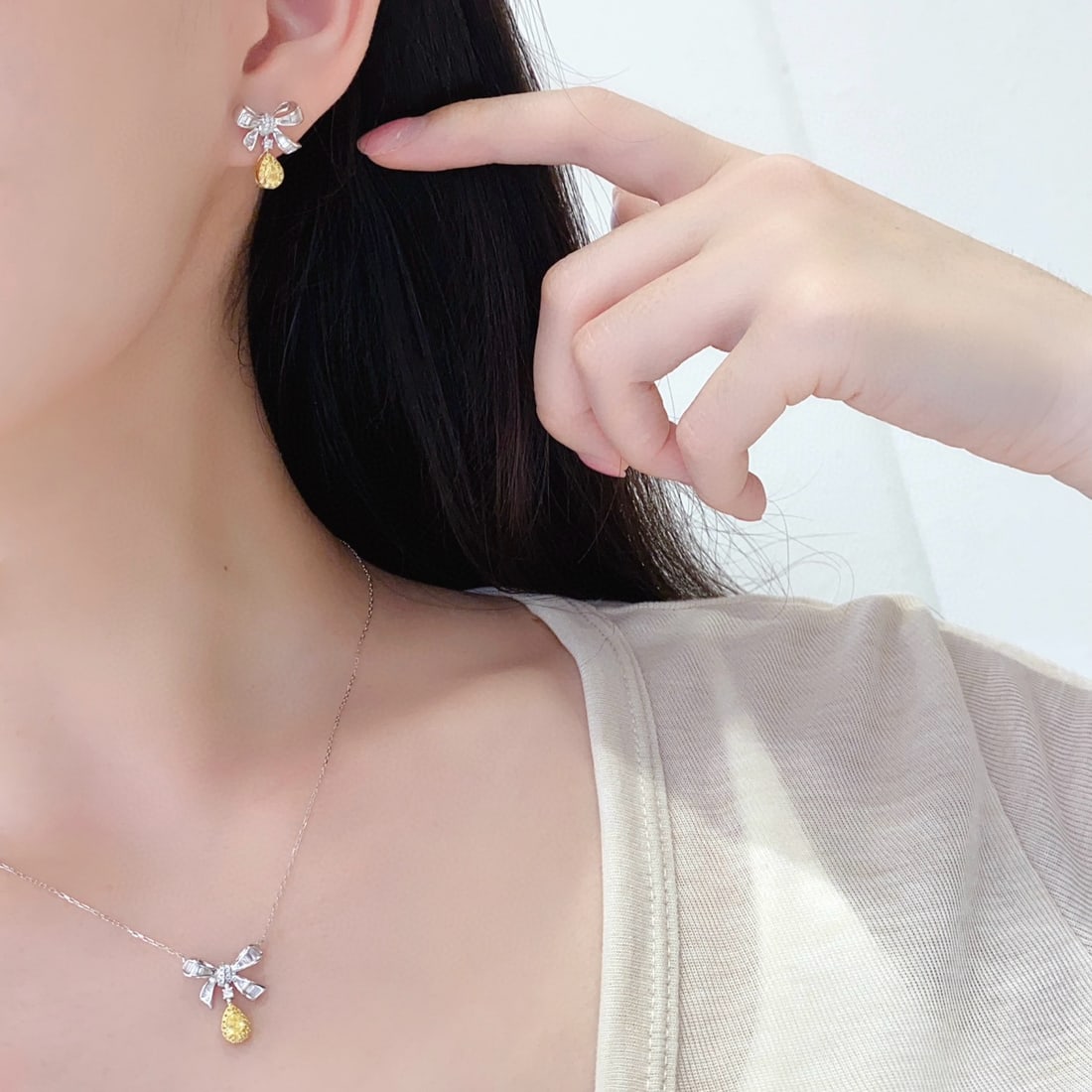 14k Gold 0.4 Ct Natural Yellow Diamond & Diamond Necklace - 2