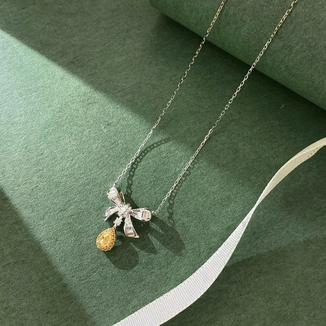14k Gold 0.4 Ct Natural Yellow Diamond & Diamond Necklace - 6