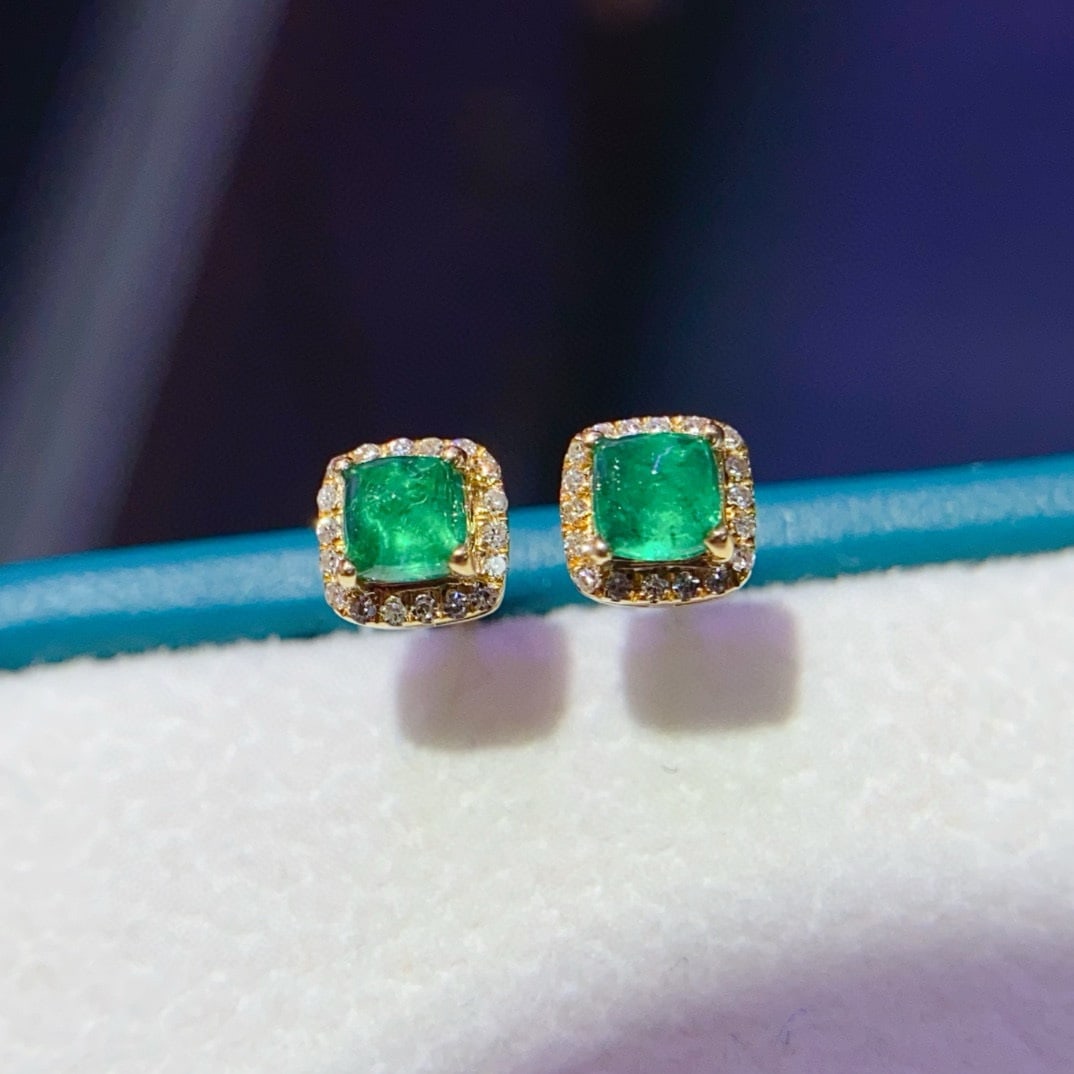 14k Gold 0.47 Ct Natural Emerald & Diamond Earrings: Ref:230995151 // gold content:14k gold // main gemstone:emerald // shape:suger-loaf // carat weight:0. 47ct // color:green // treatment:natural // // adjacent gemstone 2 : diamond // number of stones: