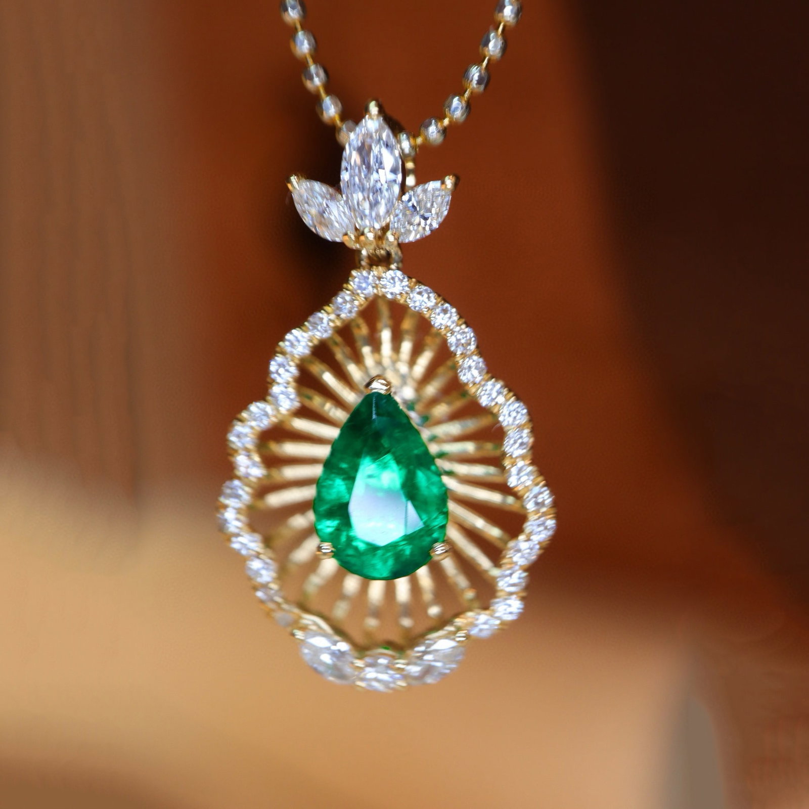 14k Gold 0.93 Ctw Natural Emerald & Diamond Pendant( Without Chain ): Ref:230995158 // gold content:14k gold // main gemstone:emerald // shape:pear // carat weight:0. 56ct // color:green // treatment:natural // // adjacent gemstone 2 : diamond // shape:multiply // carat