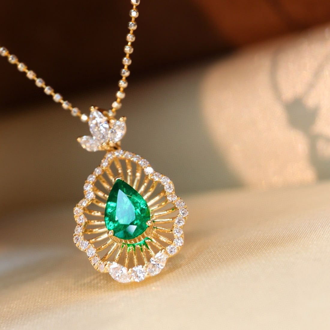 14k Gold 0.93 Ctw Natural Emerald & Diamond Pendant( Without Chain ) - 3