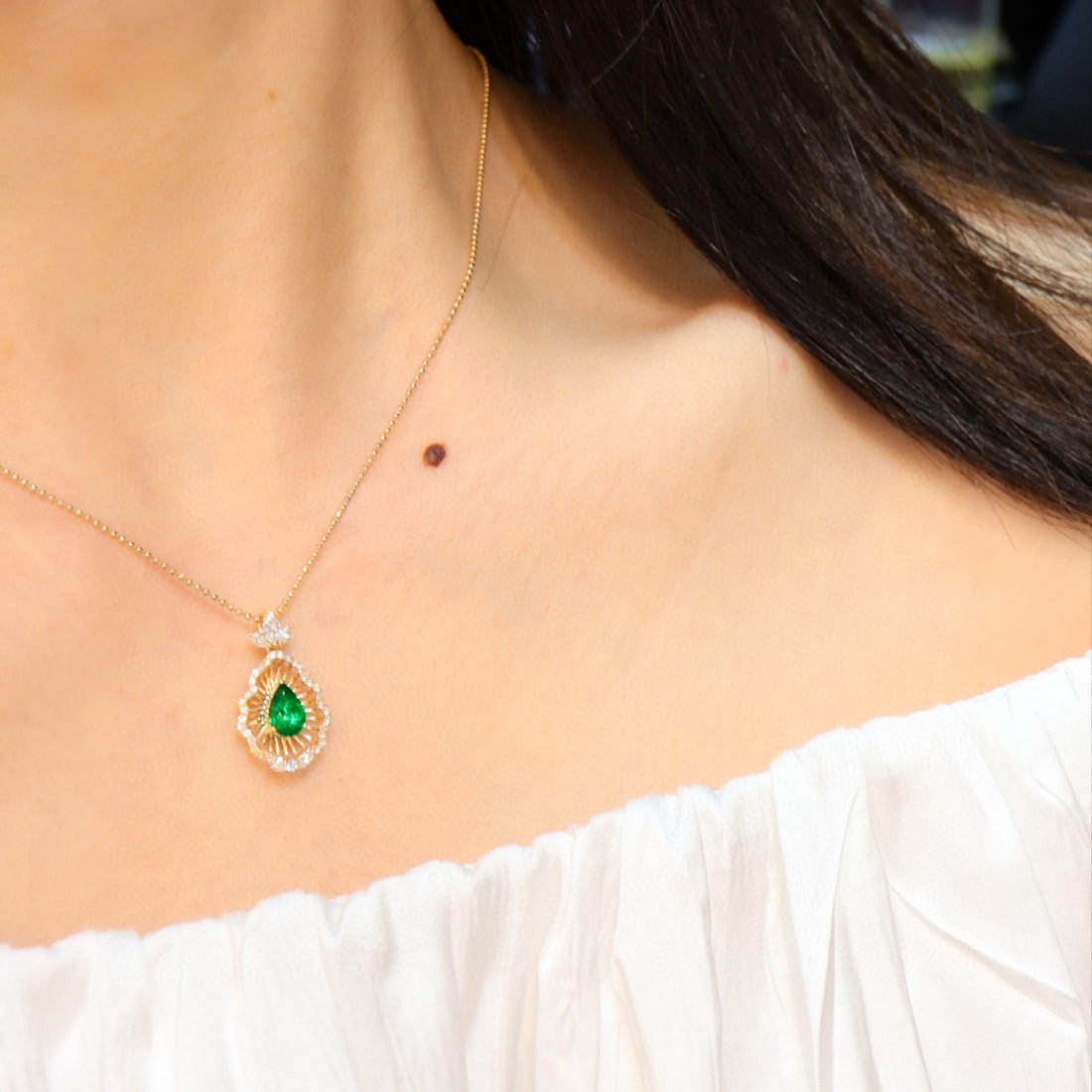 14k Gold 0.93 Ctw Natural Emerald & Diamond Pendant( Without Chain ) - 4