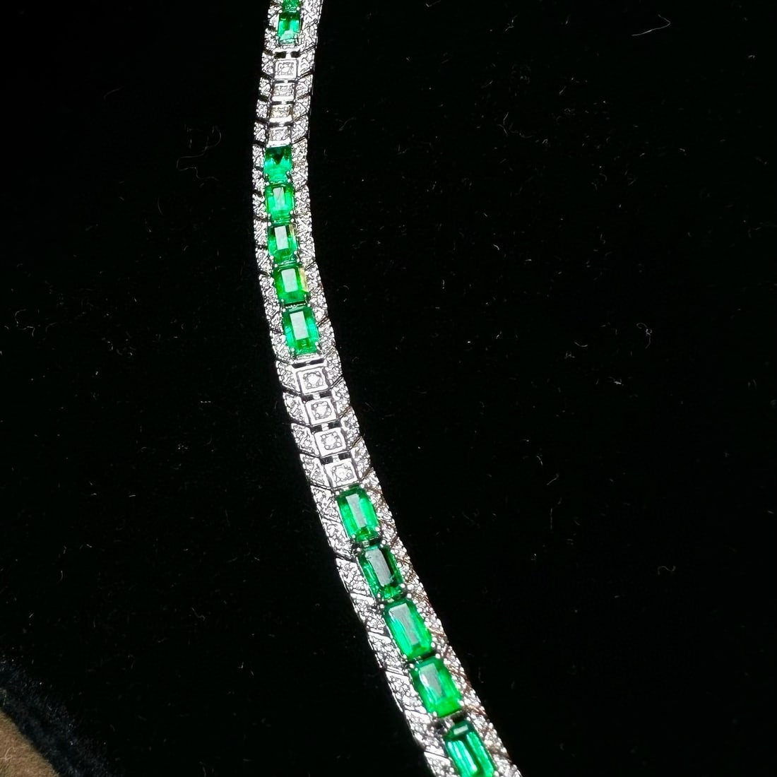 14k Gold 6.7 Ctw Natural Emerald & Diamond Bracelet - 2