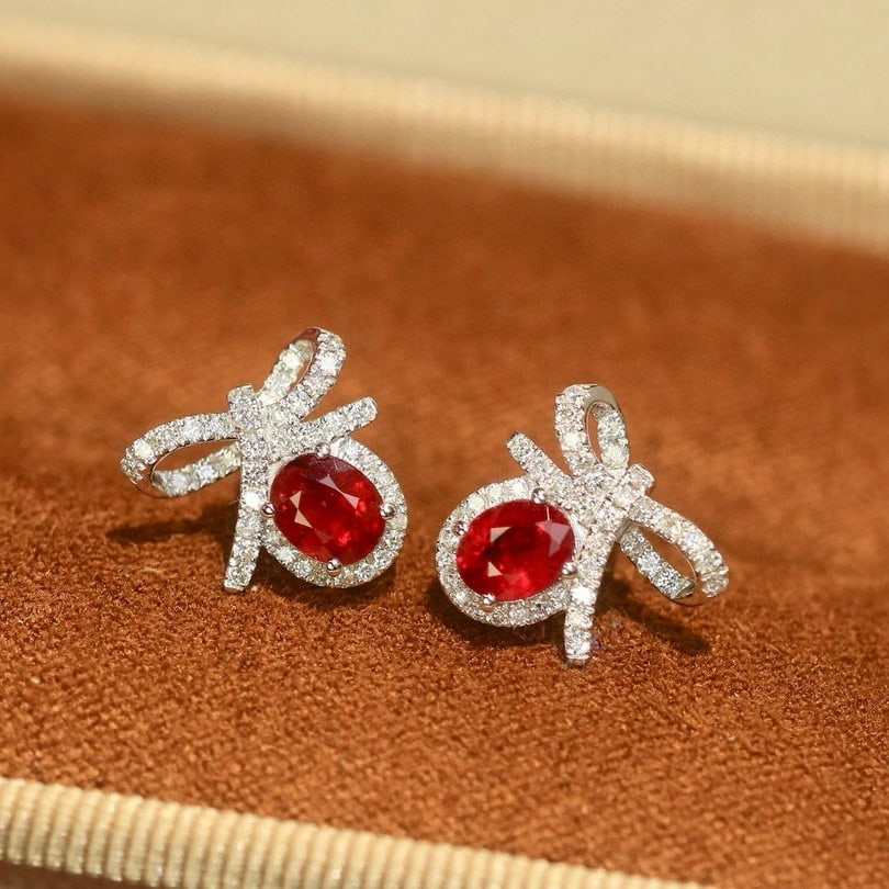 14k Gold 1.02 Ct Natural Ruby & Diamond Earrings: Ref:230995166 // gold content:14k gold // main gemstone:ruby // shape:oval // carat weight:1. 02ct // color:red // treatment:natural // // adjacent gemstone 2 : diamond // shape:round // clarity