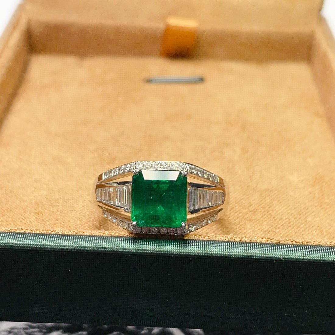 14k Gold 3.26 Ctw Natural Emerald & Diamond Ring - 4