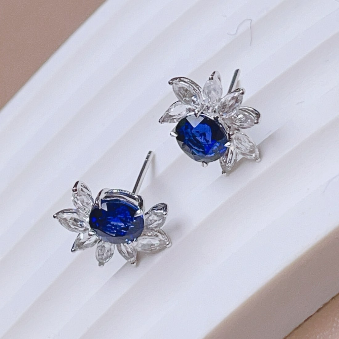 14k Gold 2.2 Ct Natural Sapphire & Sapphire Earrings - 3