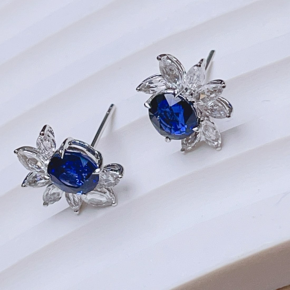 14k Gold 2.2 Ct Natural Sapphire & Sapphire Earrings - 4