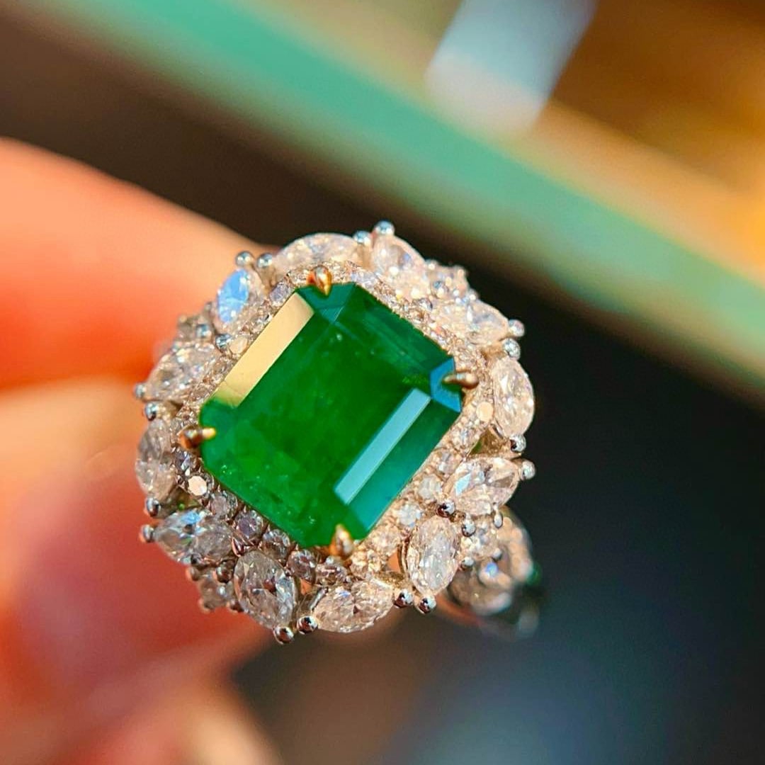 14k Gold 3.37 Ctw Natural Emerald & Diamond Ring - 2