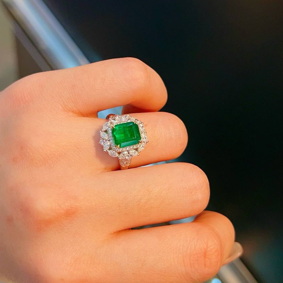 14k Gold 3.37 Ctw Natural Emerald & Diamond Ring - 3