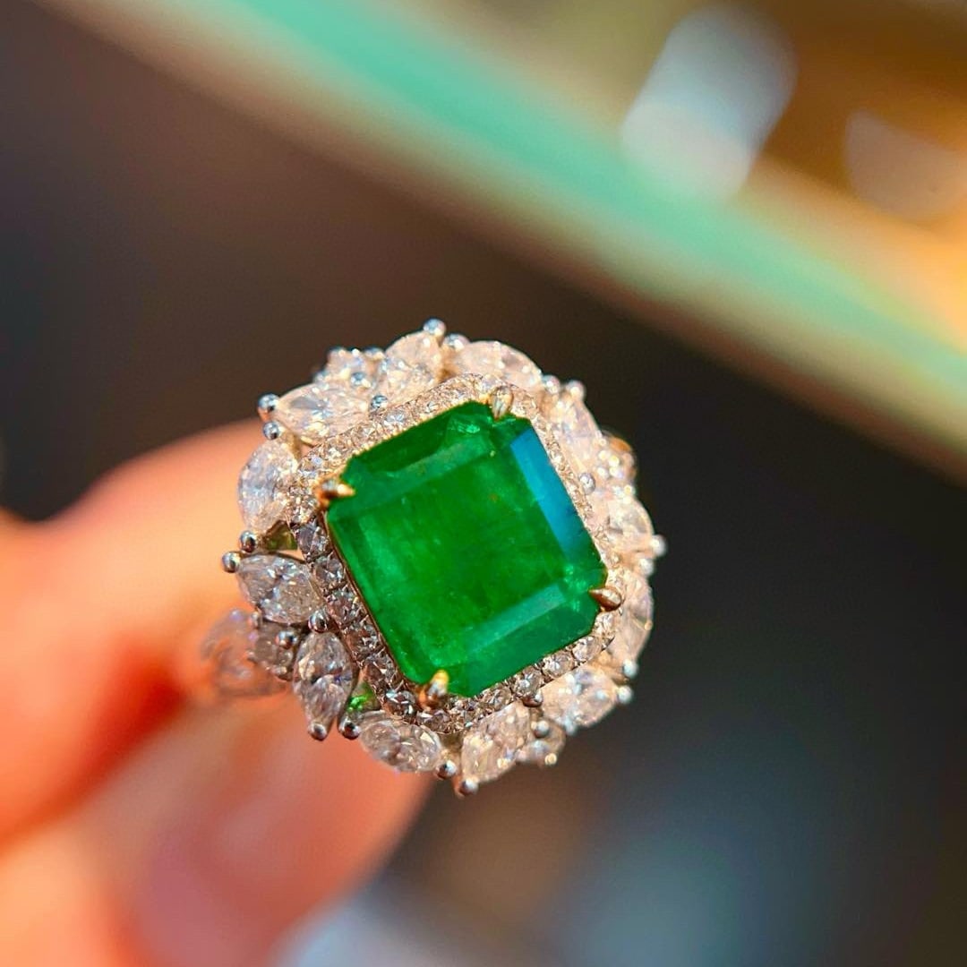 14k Gold 3.37 Ctw Natural Emerald & Diamond Ring - 4