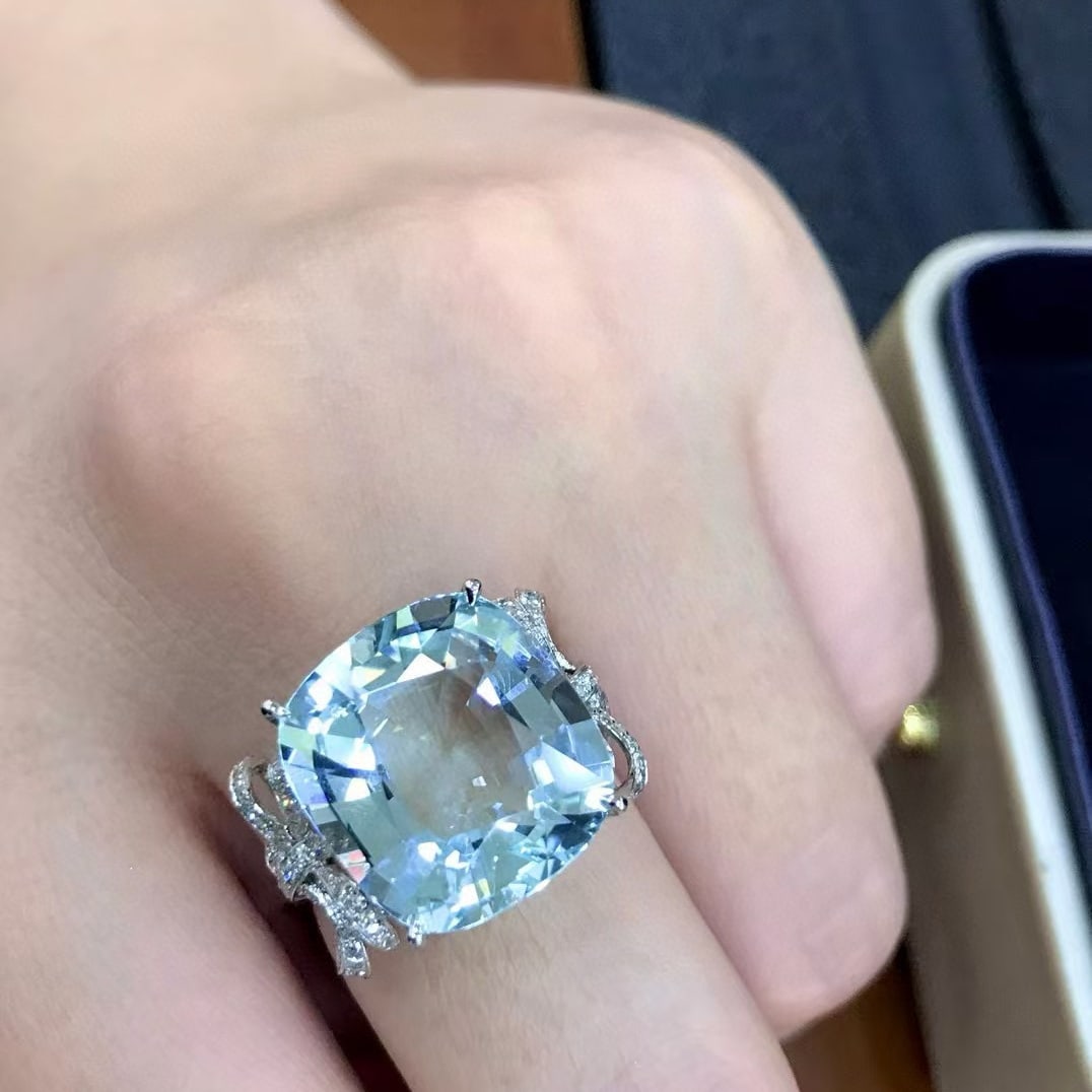 14k Gold 10 Ct Natural Aquamarine & Diamond Ring - 4