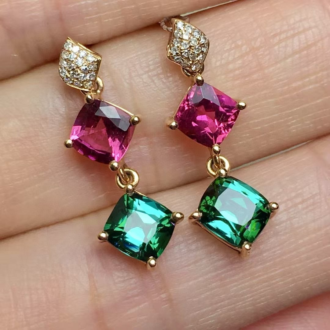 14k Gold 3.1 Ct Natural Tourmaline & Diamond Earrings: Ref:230995180 // gold content:14k gold // main gemstone:tourmaline // shape:cushion // carat weight:3. 1ct // color:red & green // treatment:natural // // adjacent gemstone 2 : diamond // number of st