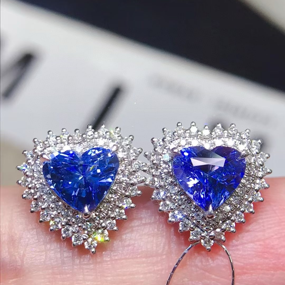 14k Gold 3.55 Ctw Natural Sapphire & Diamond Earrings: Ref:230995182 // gold content:14k gold // main gemstone:sapphire // shape:heart // carat weight:2. 81ct // color:blue // treatment:natural // // adjacent gemstone 2 : diamond // shape:round // carat w