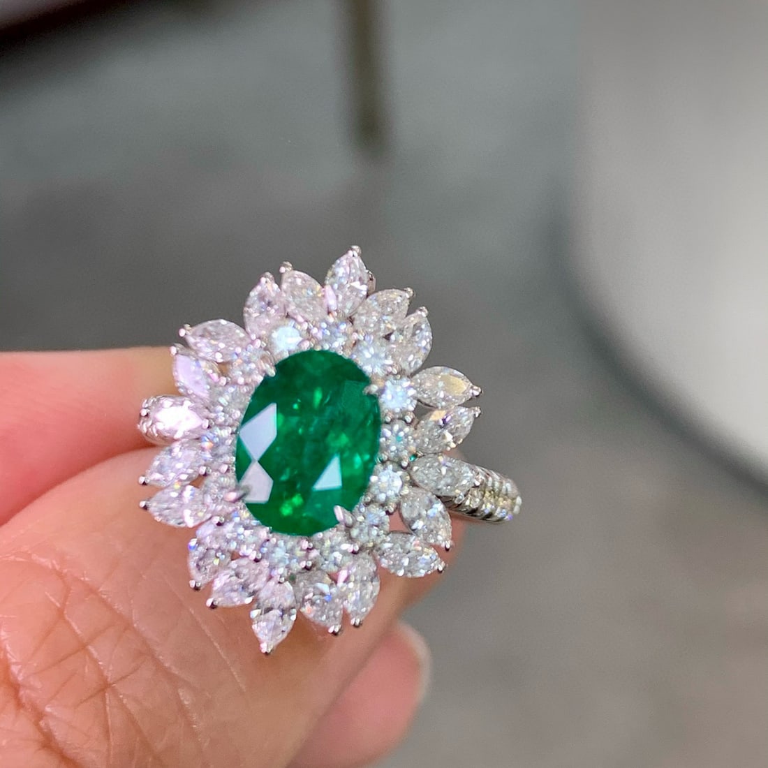 14k Gold 3.08 Ctw Natural Emerald & Diamond Ring/pendant( Without Chain ): Ref:230995183 // gold content:14k gold // ring size:7. 25us // // main gemstone:emerald // shape:oval // carat weight:1. 24ct // color:green // treatment:natural // // adjacent gemstone 2 : diamond //