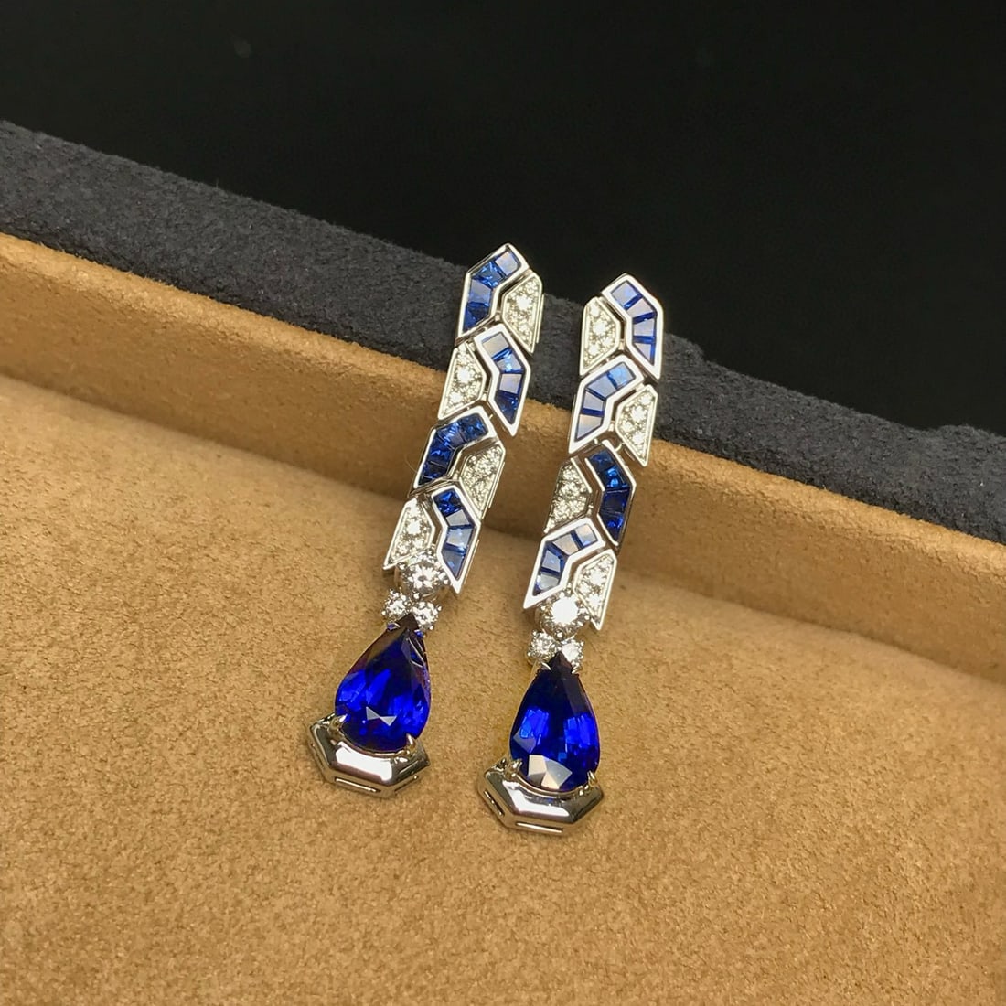 14k Gold 3.71 Ctw Natural Sapphire & Diamond Earrings: Ref:230995184 // gold content:14k gold // main gemstone:sapphire // shape:pear // carat weight:2. 53ct // color:blue // treatment:natural // // adjacent gemstone 2 : diamond // shape:round // carat we