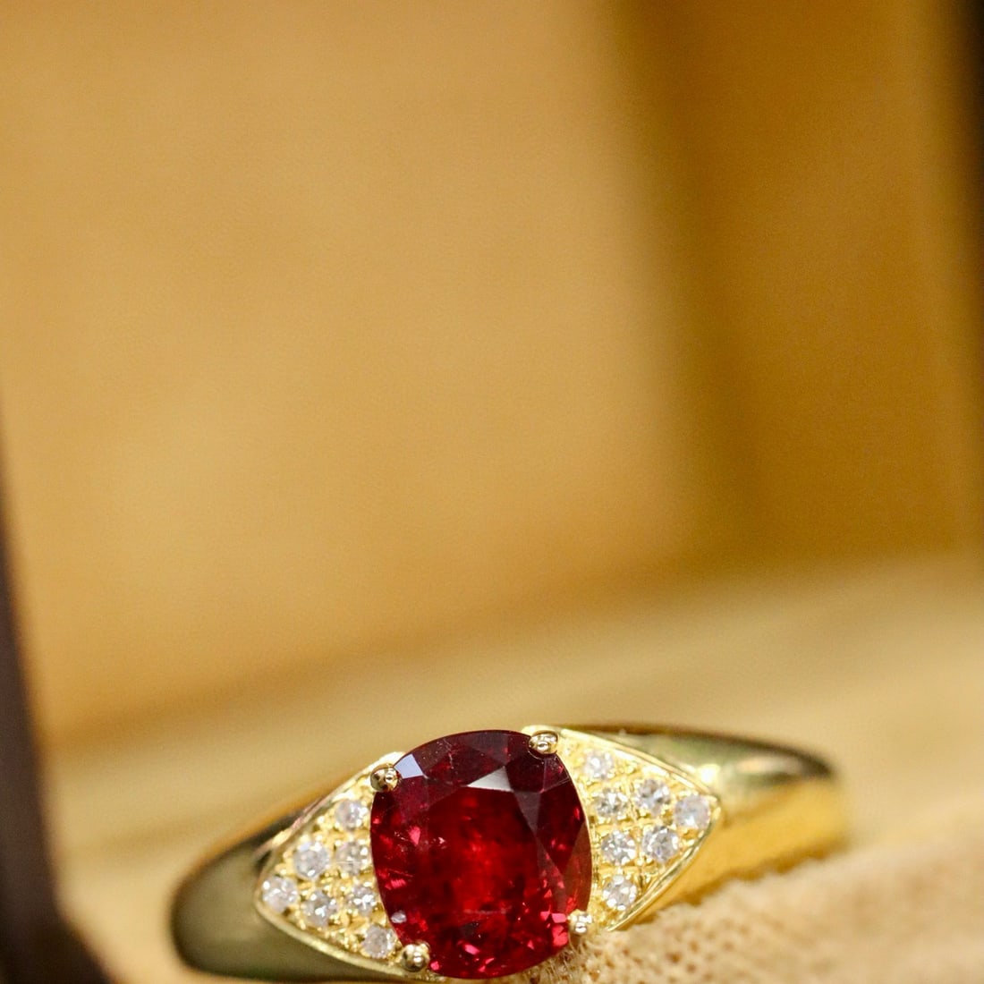 14k Gold 1.27 Ctw Natural Ruby & Diamond Ring: Ref:230995192 // gold content:14k gold // ring size:7. 25us // // main gemstone:ruby // shape:cushion // carat weight:1. 2ct // color:red // treatment:natural // // adjacent gemstone 2 : diamond // sh