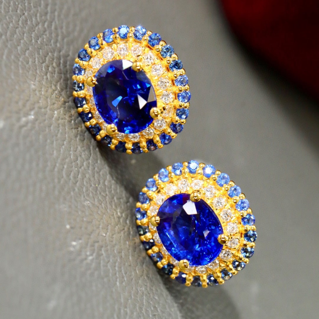 14k Gold 1.11 Ctw Natural Sapphire & Diamond Earrings: Ref:230995194 // gold content:14k gold // main gemstone:sapphire // shape:oval // carat weight:1ct // color:blue // treatment:natural // // adjacent gemstone 2 : diamond // shape:round // carat weight