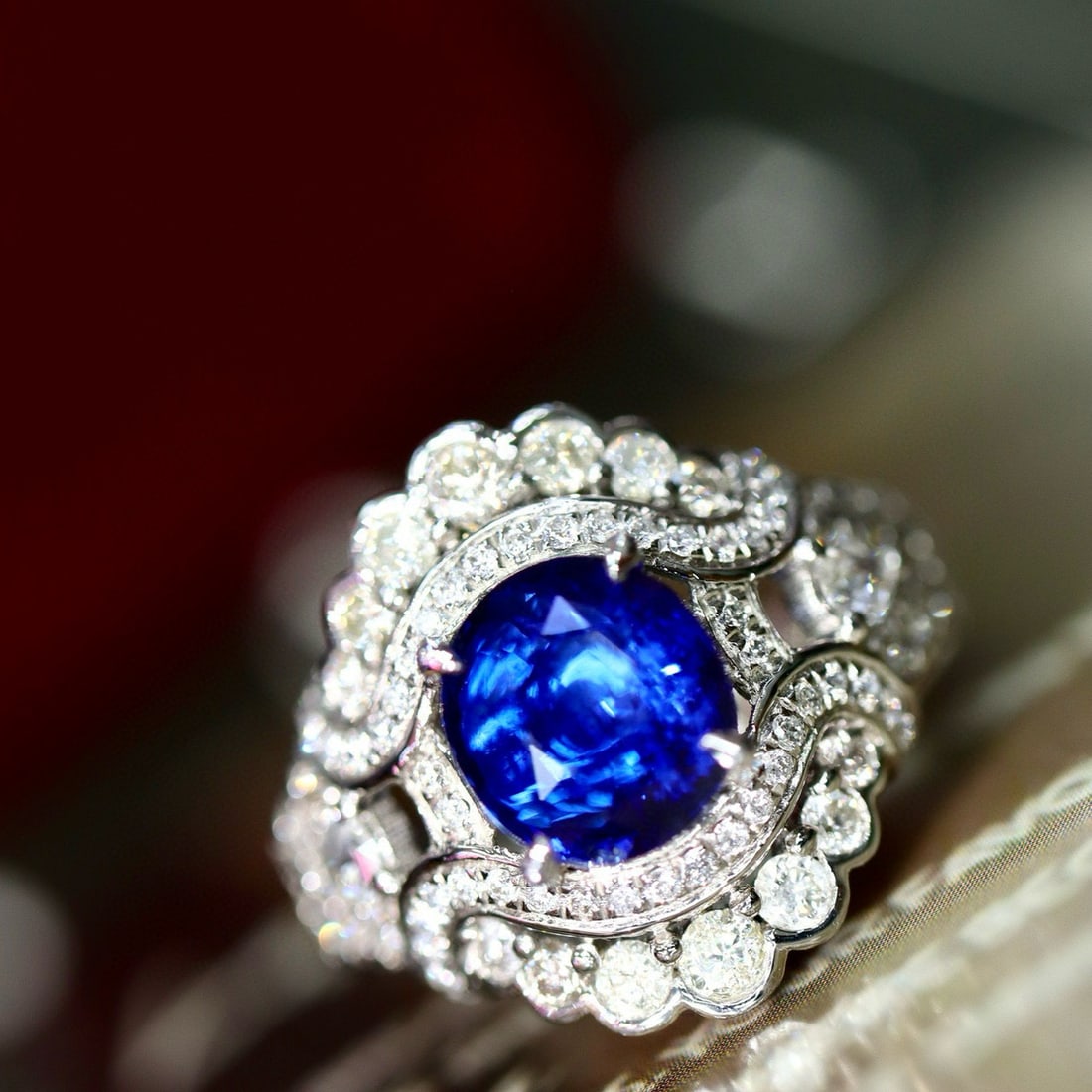 14k Gold 3.54 Ctw Natural Sapphire & Diamond Ring: Ref:230995198 // gold content:14k gold // ring size:7. 25us // // main gemstone:sapphire // shape:oval // carat weight:2. 58ct // color:blue // treatment:natural // // adjacent gemstone 2 : diamond //