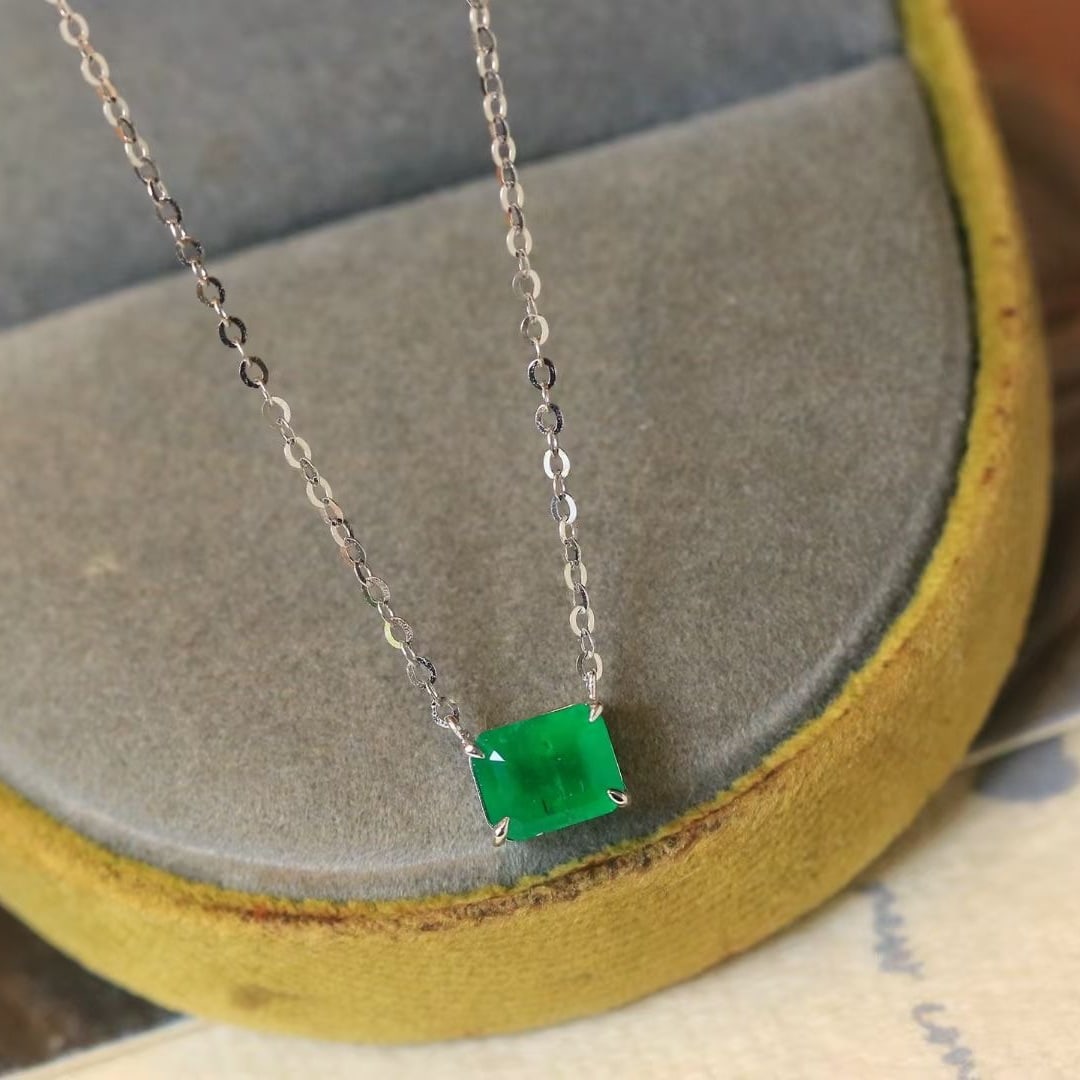 14k Gold 0.92 Ct Natural Emerald Necklace - 4